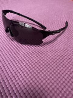 Oakley 偏光サングラス ブラック 009337-01のサムネイル