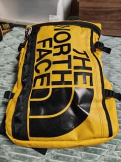 THE NORTH FACE リュック イエローのサムネイル