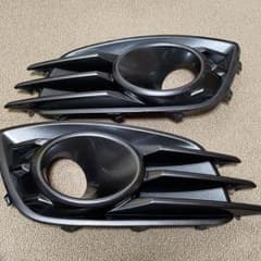 ZC32S純正フォグランプベゼルのサムネイル
