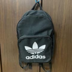 adidasのサムネイル