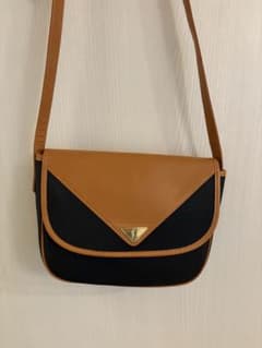 美品　YSL ショルダーバッグ 三角ロゴプレート　ブラウンブラックのサムネイル