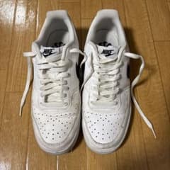 Nike ホワイト スニーカーのサムネイル