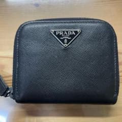早い者勝ち‼️PRADA サフィアーノレザー 二つ折り財布 黒のサムネイル