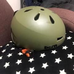 bern ヘルメット のサムネイル