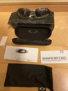 OAKLEYのサムネイル