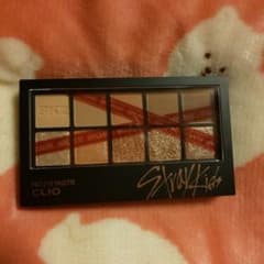 CLIO StrayKidsコラボ  限定アイシャドウ パレットのサムネイル