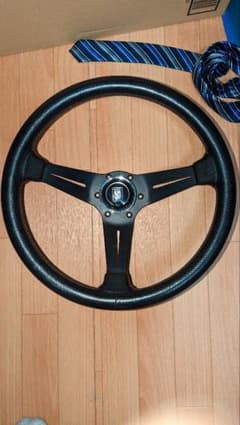 ナルディ 35 パイ ハンドル NARDI ホーン付きのサムネイル