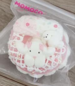 momoco粉付き細粉ココオイルクリームサンド 寝そべりうさぎロータススクイーズ