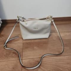 光*p様 FURLA ライトグレー ショルダーバッグのサムネイル