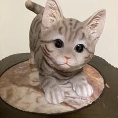 猫の置き物のサムネイル