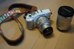 OLYMPUS E-PL2 ミラーレス デジタル一眼レフ ダブルレンズのサムネイル