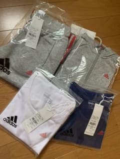 kohaku89様専用 12月1日adidasスエット上下　　ティシャツ 140のサムネイル