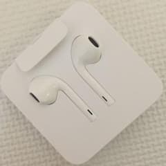 《新品・未使用・純正品》  iPhone8 付属 イヤホンのサムネイル