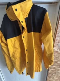 THE NORTH FACE マウンテンパーカー イエロー ブラックのサムネイル