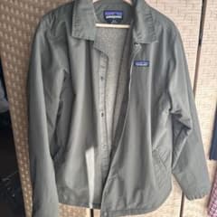 patagonia グリーンジャケットのサムネイル