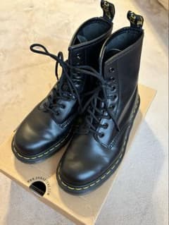 Dr. Martens 8ホール ブーツ ブラックのサムネイル