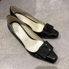リズラフィーネ　パンプス エナメル黒 リボン 23cmのサムネイル