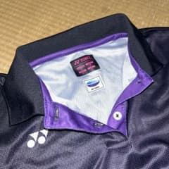 YONEX ポロシャツＬ　黒／紫のサムネイル