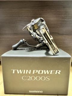 【極美品】シマノ 24ツインパワー C2000S ウォーターランドリールケース付 極美品】シマノ 24ツインパワー C2000S ウォーターランドリールケース