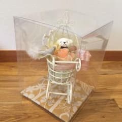 赤ちゃんベア×フラワーアレンジ 置物 ケース付きのサムネイル