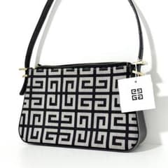 【極美品】ジバンシイ アクセサリーポーチ 4Gロゴ総柄 モノグラム 黒 Hobo 極美品】ジバンシイ アクセサリーポーチ 4Gロゴ総柄 モノグラム 黒