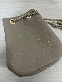 MARLON スタッズ付き チェーンショルダーバッグ 巾着型のサムネイル