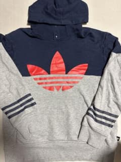 adidasパーカーのサムネイル