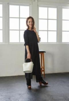 新品☆しまむら×星玲奈☆マジョリカ　プリーツ袖ワンピース♪Mサイズ　ブラックのサムネイル