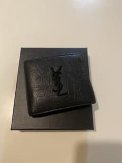 SAINT LAURENT 黒レザー二つ折り財布のサムネイル