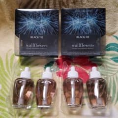 Bath&bodyWorks ウォールフラワー レフィル 2セット(4本)のサムネイル