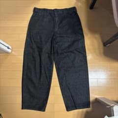 【新品未使用】ユニクロ ワイドテーパードジーンズ　Lのサムネイル
