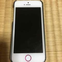 iPhone 32㎇ 電池持ち良好 質問どんどんどうぞ！ 値下げ応じます！のサムネイル