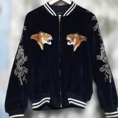 虎刺繍 ネイビー ベルベット スカジャン - メルカリ