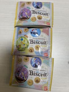 新品未開封　ディズニー　刺繍缶バッジ　3個セットのサムネイル