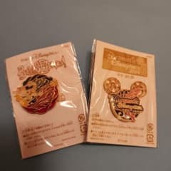 東京ディズニーシー 2004年 ピンバッジ 2個セットのサムネイル