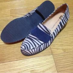 【パンプス】37,23.5cm新品のサムネイル