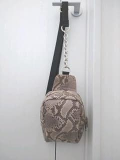 ✨蛇柄ショルダーバッグ✨のサムネイル