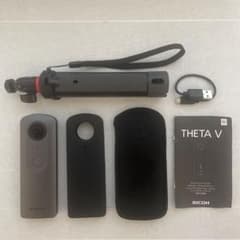 RICOH THETA V  メタリックグレー  360度カメラのサムネイル