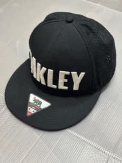 OAKLEY キャップ ブラック パンチング加工のサムネイル