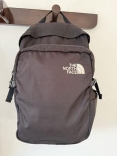 クリーニング済 THE NORTH FACE バックパック ブラック 中古品のサムネイル