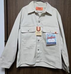 UNIVERSAL OVERALL ベージュ ジャケット Mサイズのサムネイル