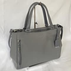 TUMI 196605FG ヴォヤジュール 2WAYトート美品 TUMI 196605FG ヴォヤジュール 2WAYトート美品 - メルカリ