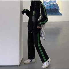 【新品】ジャージ、ライン入り、緑、黒、大きめのサムネイル