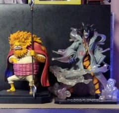 ONE PIECEフィギュアのサムネイル