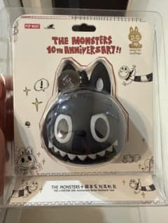 POP MART THE MONSTERS イヤフォンケースのサムネイル