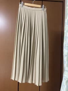 ユニクロ　ベージュ プリーツスカート ロング丈