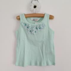 値下げしました☆【新品未使用】H&M ミントグリーン 花装飾タンクトップのサムネイル
