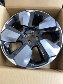 日産　オーラ　純正ホイール　４本セットのサムネイル