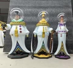 ワンピース 天龍人 3人セット フィギュア ガレージキット Amazon.co.jp: ワンピ ース 三船長 ガレージキット フィギュア