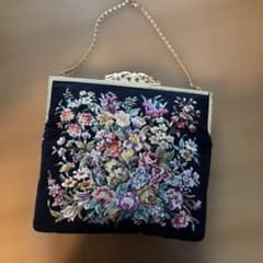 プチポワン　花柄刺繍 クラッチバッグ プチポワン 花柄刺繍 クラッチバッグ - メルカリ